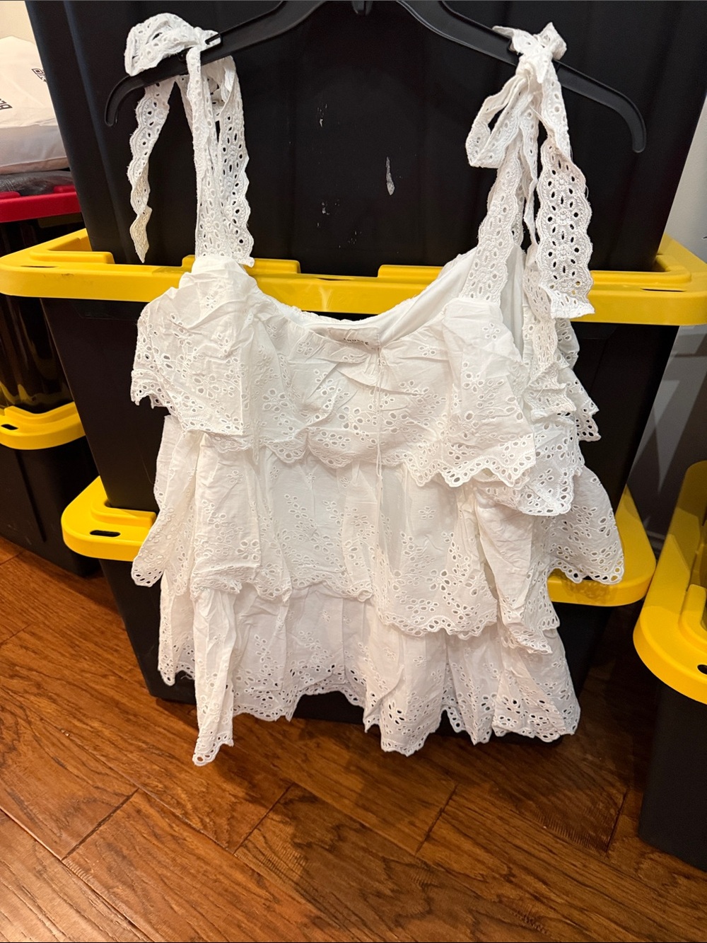 ANDREE BY UNIT White Eyelet Ruffle Tie-Shoulder Tank Top